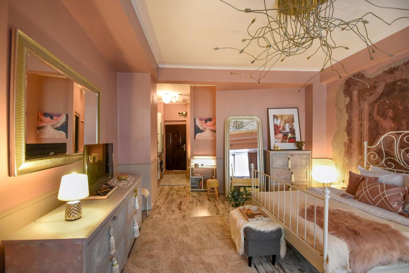 Magic Studio - A Central Fairytale Experience บูคาเรสต์ ภายนอก รูปภาพ