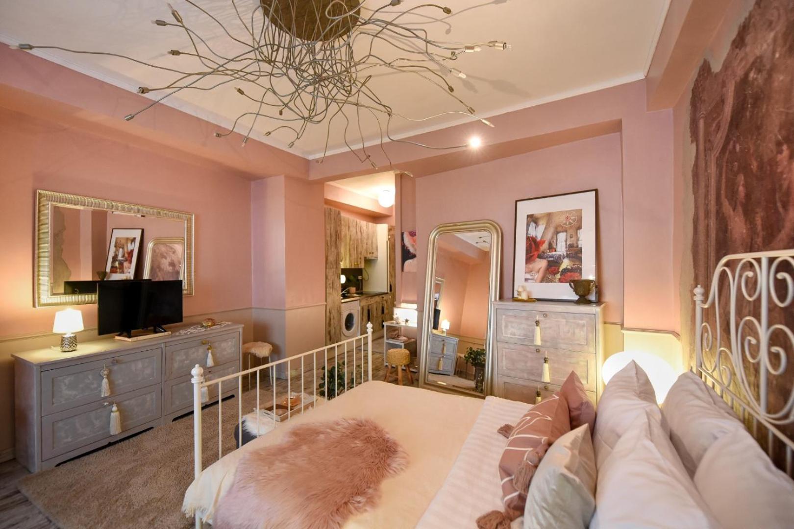 Magic Studio - A Central Fairytale Experience บูคาเรสต์ ภายนอก รูปภาพ
